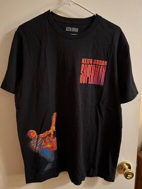 Black Keith Urban ‘Superman' Graphic Tee